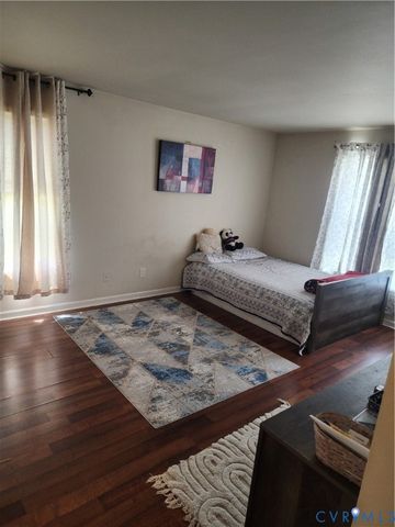 501 Green Orchard Dr, Chester, VA 23836