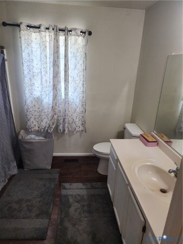 501 Green Orchard Dr, Chester, VA 23836