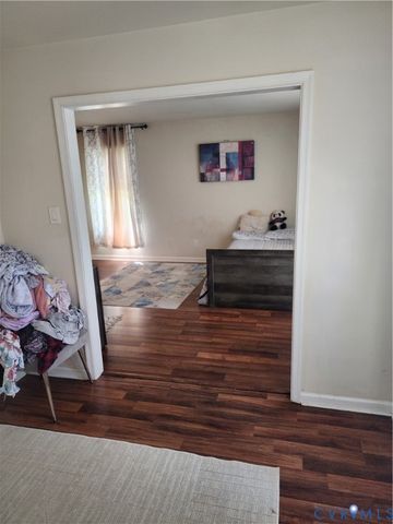 501 Green Orchard Dr, Chester, VA 23836