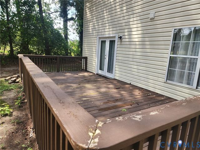 501 Green Orchard Dr, Chester, VA 23836