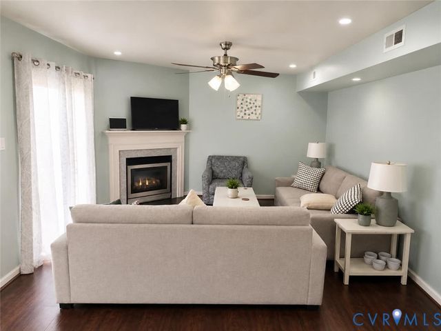 501 Green Orchard Dr, Chester, VA 23836