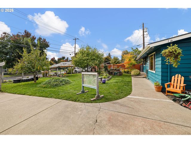 2747 BAILEY Ln, Eugene, OR 97401