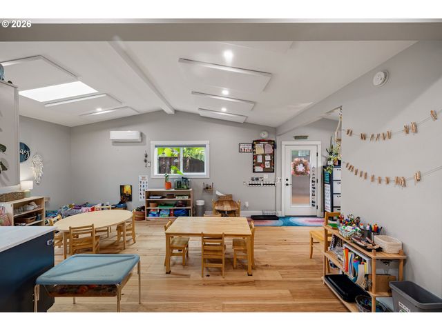 2747 BAILEY Ln, Eugene, OR 97401