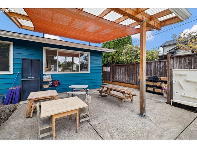 2747 BAILEY Ln, Eugene, OR 97401
