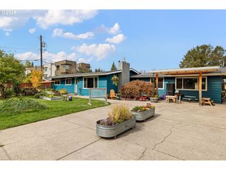 2747 BAILEY Ln, Eugene, OR 97401
