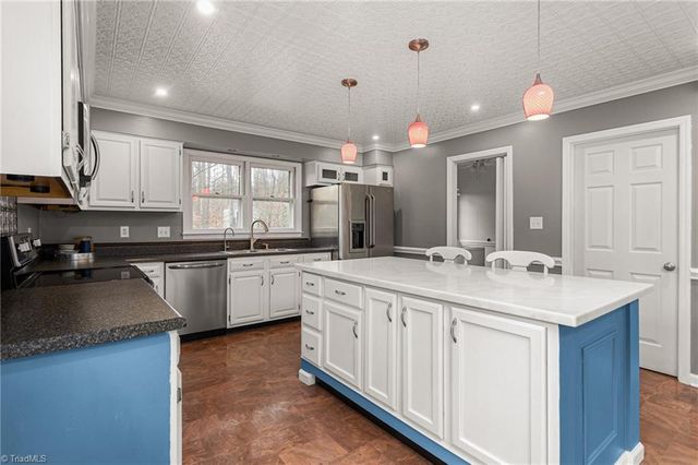 833 Driftwood Drive, Graham, NC 27253