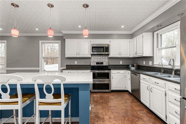 833 Driftwood Drive, Graham, NC 27253