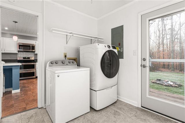 833 Driftwood Drive, Graham, NC 27253