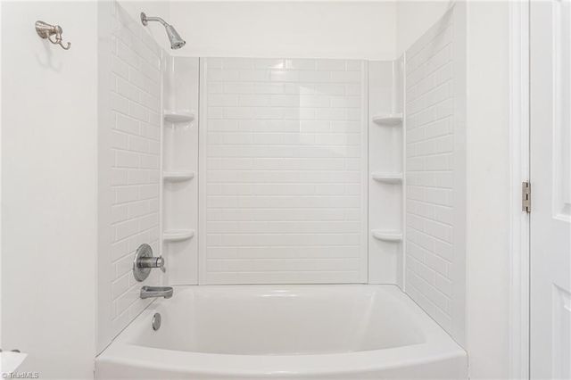 833 Driftwood Drive, Graham, NC 27253