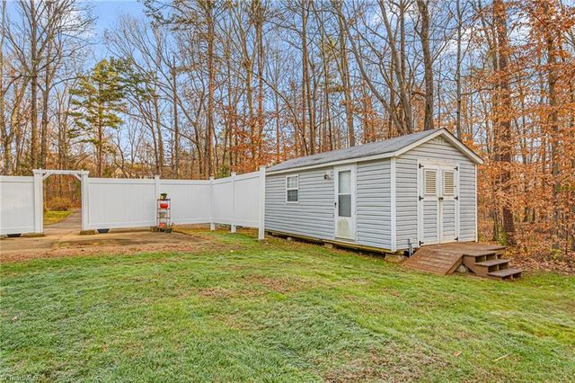 833 Driftwood Drive, Graham, NC 27253