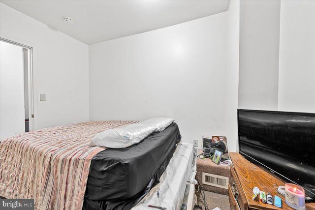 328 LOCUST ST, Hagerstown, MD 21740