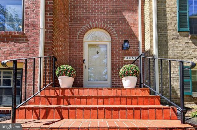 4867 CARRIAGEPARK RD, Fairfax, VA 22032
