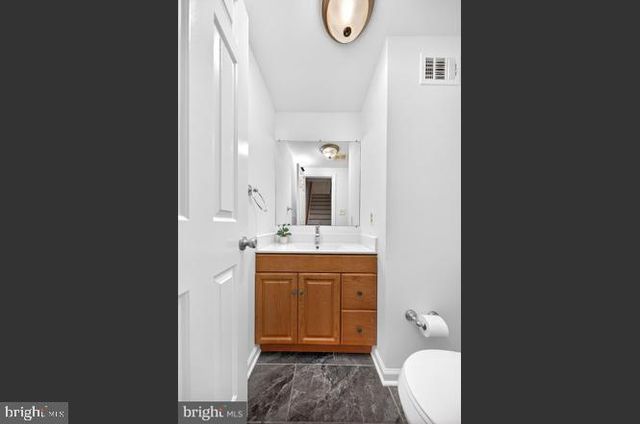 4867 CARRIAGEPARK RD, Fairfax, VA 22032
