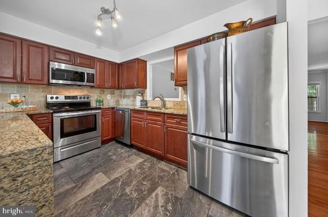 4867 CARRIAGEPARK RD, Fairfax, VA 22032