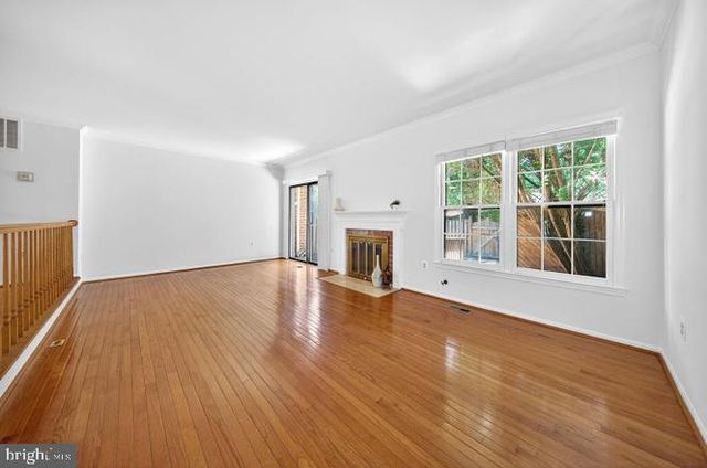 4867 CARRIAGEPARK RD, Fairfax, VA 22032