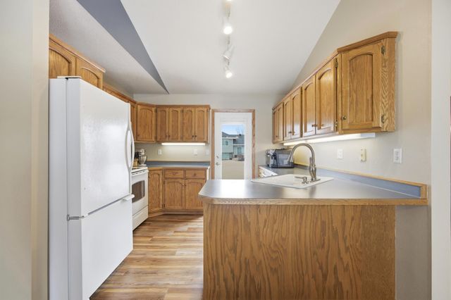 3916 5th Street S, Moorhead, MN 56560