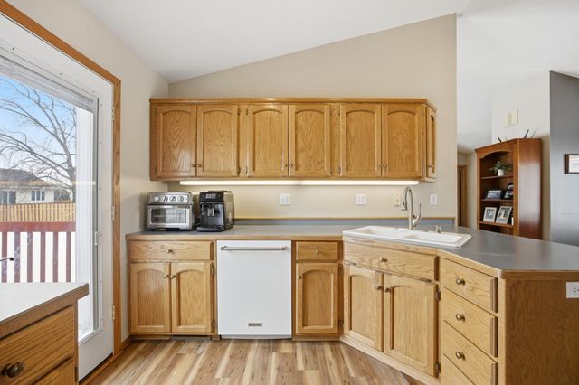 3916 5th Street S, Moorhead, MN 56560