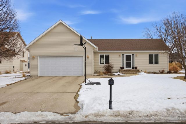 3916 5th Street S, Moorhead, MN 56560