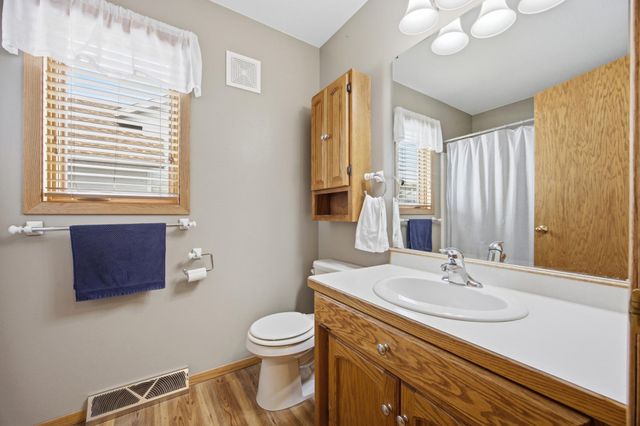 3916 5th Street S, Moorhead, MN 56560