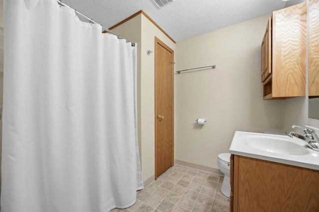 3916 5th Street S, Moorhead, MN 56560