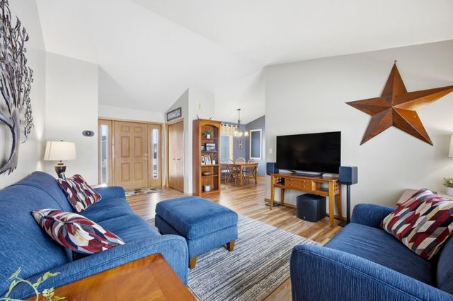 3916 5th Street S, Moorhead, MN 56560