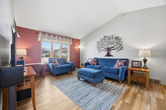 3916 5th Street S, Moorhead, MN 56560