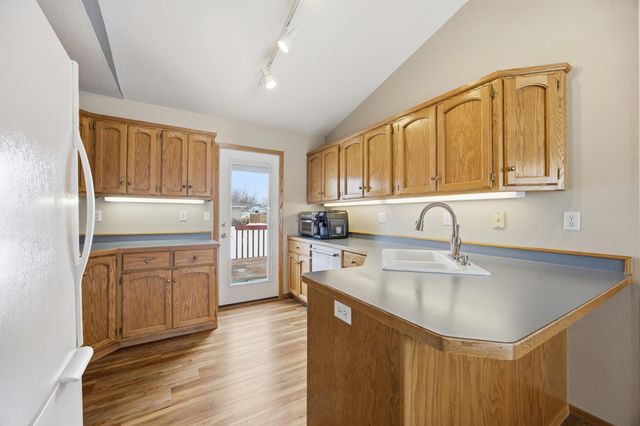 3916 5th Street S, Moorhead, MN 56560