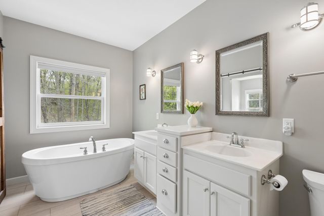6013 Little Creek Lane, Rockford, MN 55373