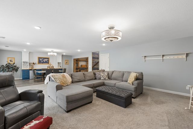 6013 Little Creek Lane, Rockford, MN 55373