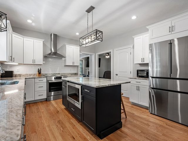 85 East St, Uxbridge, MA 01569