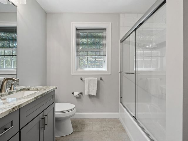 85 East St, Uxbridge, MA 01569