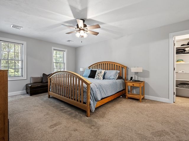 85 East St, Uxbridge, MA 01569