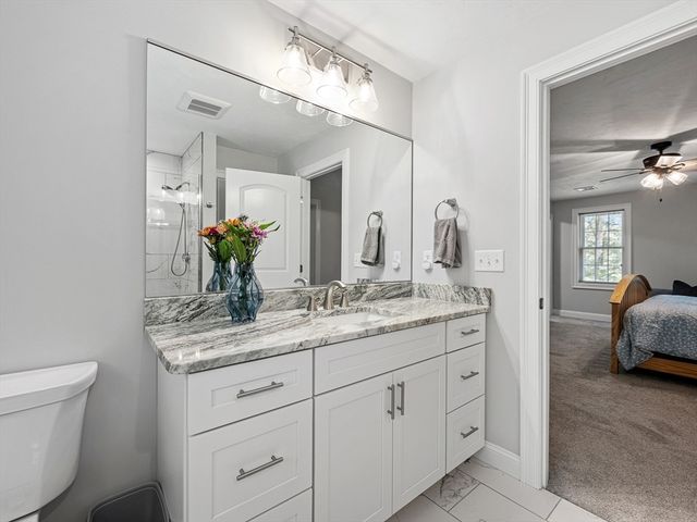 85 East St, Uxbridge, MA 01569