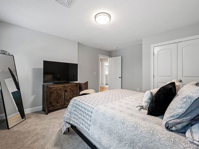 85 East St, Uxbridge, MA 01569