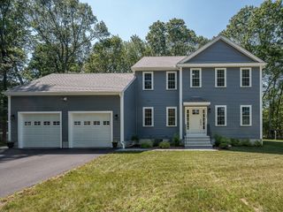 85 East St, Uxbridge, MA 01569