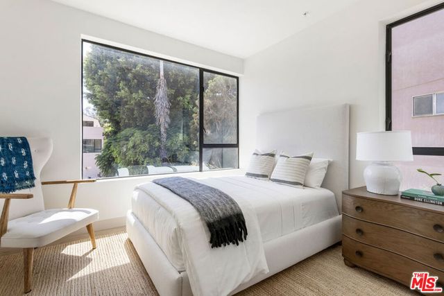 170 S Avenue 58, Los Angeles, CA 90042
