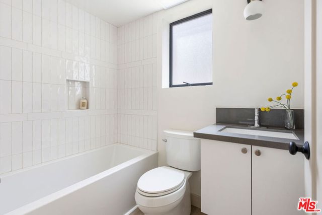 170 S Avenue 58, Los Angeles, CA 90042