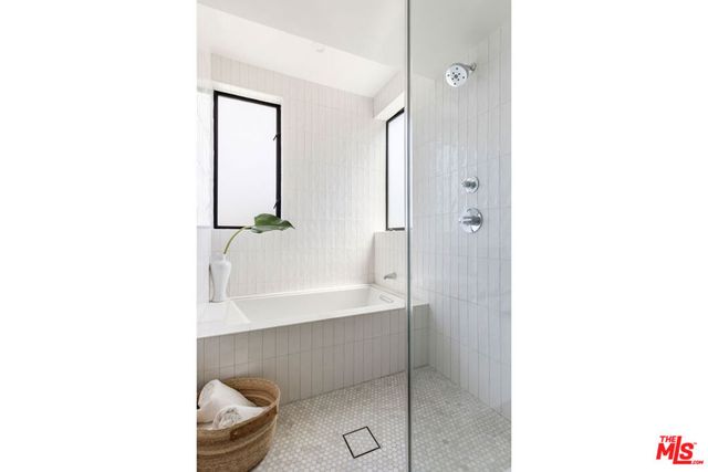 170 S Avenue 58, Los Angeles, CA 90042