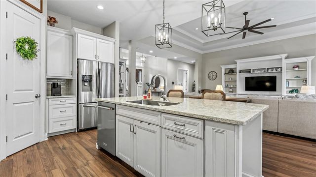 1539 HOLLINGSWORTH CREEK COURT, Lakeland, FL 33803