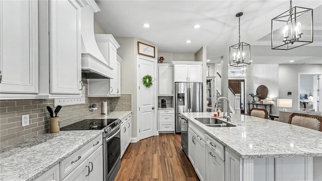 1539 HOLLINGSWORTH CREEK COURT, Lakeland, FL 33803