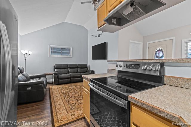 26520 Brettonwoods Street, Madison Heights, MI 48071