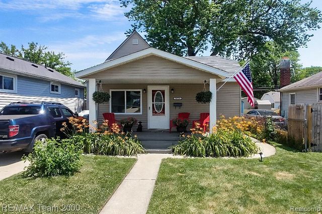 26520 Brettonwoods Street, Madison Heights, MI 48071