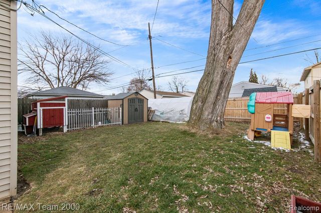 26520 Brettonwoods Street, Madison Heights, MI 48071