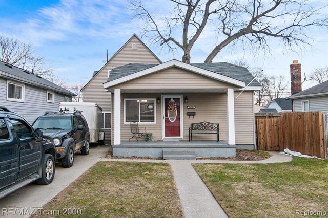 26520 Brettonwoods Street, Madison Heights, MI 48071