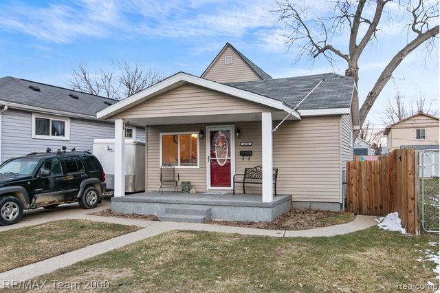 26520 Brettonwoods Street, Madison Heights, MI 48071