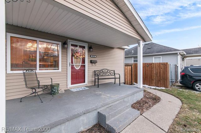 26520 Brettonwoods Street, Madison Heights, MI 48071