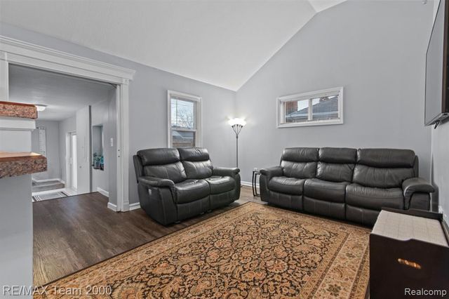 26520 Brettonwoods Street, Madison Heights, MI 48071