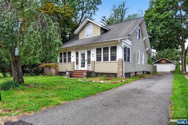 322 Romain Avenue, Pompton Lakes, NJ 07442