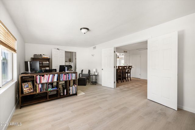 1177 E REDFIELD Road, Tempe, AZ 85283