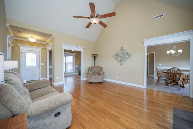 120 Oak Knoll Court, Murfreesboro, TN 37127